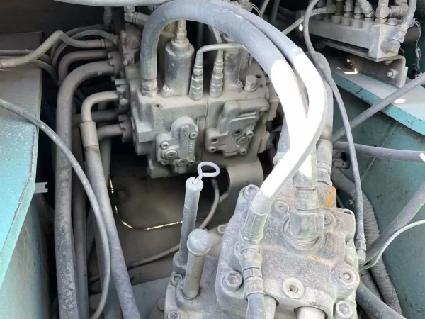 神鋼SK260履帶式挖掘機