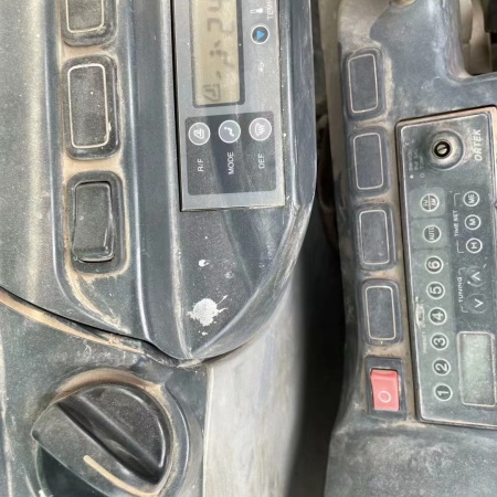 神钢SK260履带式挖掘机