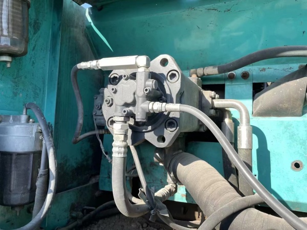 神鋼SK260履帶式挖掘機