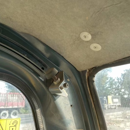 神钢SK260履带式挖掘机