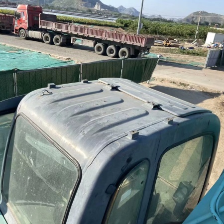 神钢SK260履带式挖掘机