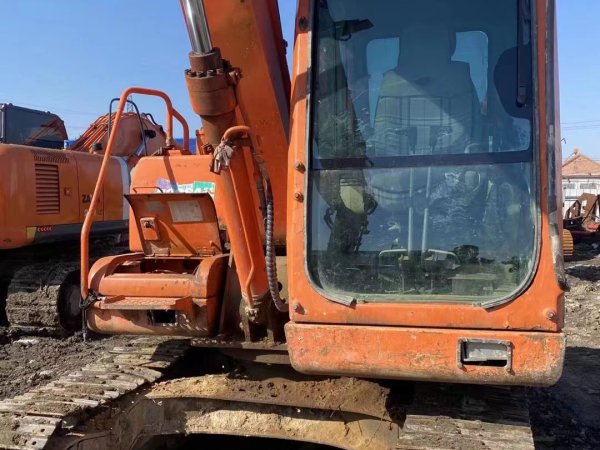 斗山DX80履帶式挖掘機