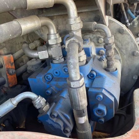 斗山DX80履带式挖掘机