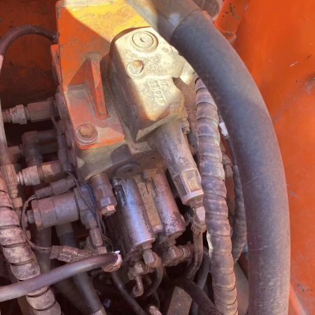 斗山DX80履带式挖掘机