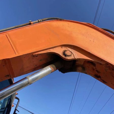 斗山DX80履带式挖掘机