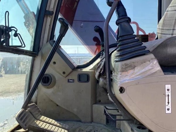 斗山DX80履帶式挖掘機