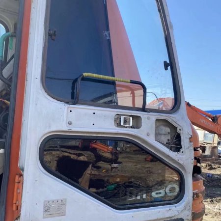 斗山DX80履带式挖掘机