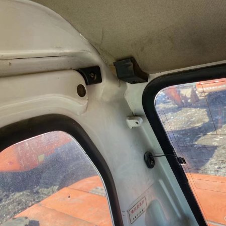 斗山DX80履带式挖掘机