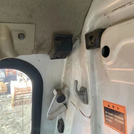 斗山DX80履带式挖掘机