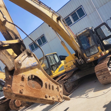 中联重科ZE360E履带式挖掘机