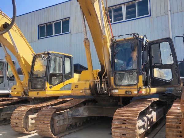 中聯(lián)重科ZE360E履帶式挖掘機(jī)