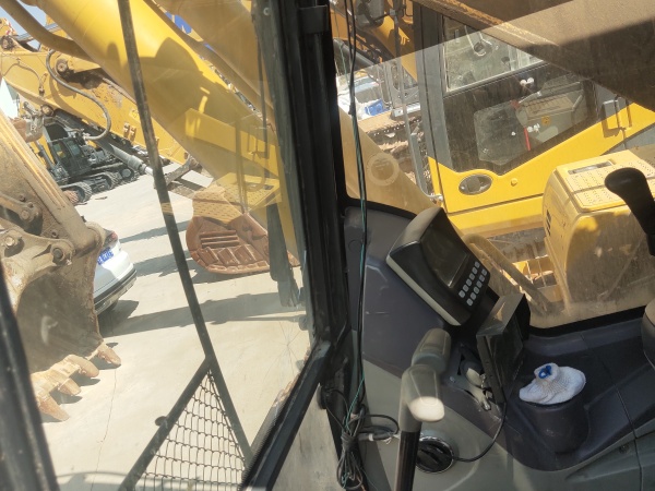 中聯(lián)重科ZE360E履帶式挖掘機(jī)