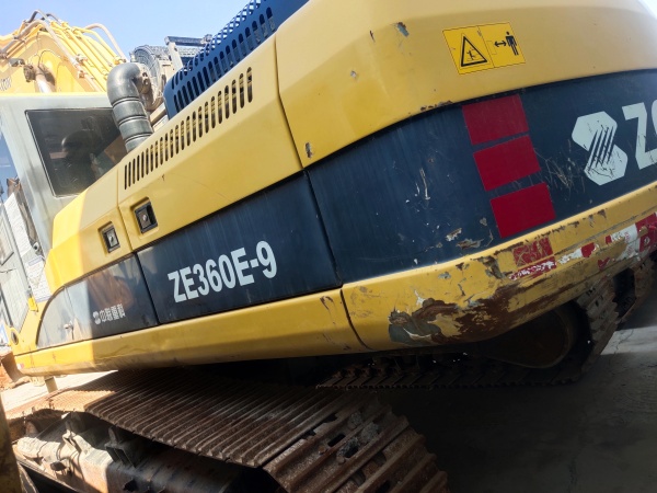 中聯(lián)重科ZE360E履帶式挖掘機(jī)