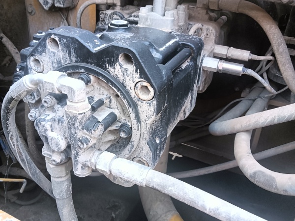 中聯(lián)重科ZE360E履帶式挖掘機