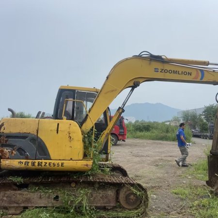 中联重科ZE80E-1履带式挖掘机