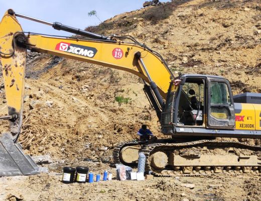 徐工XE335DK履带式挖掘机