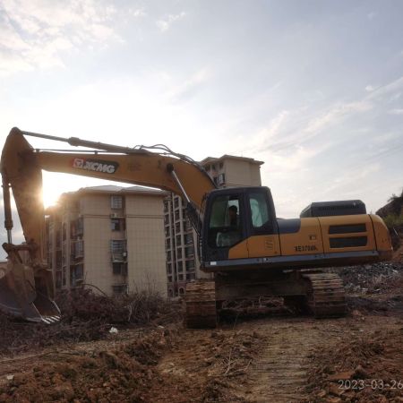 徐工XE335DK履带式挖掘机