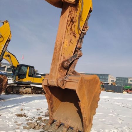 徐工XE550DK履带式挖掘机