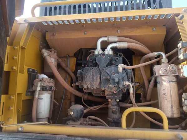 徐工XE550DK履帶式挖掘機