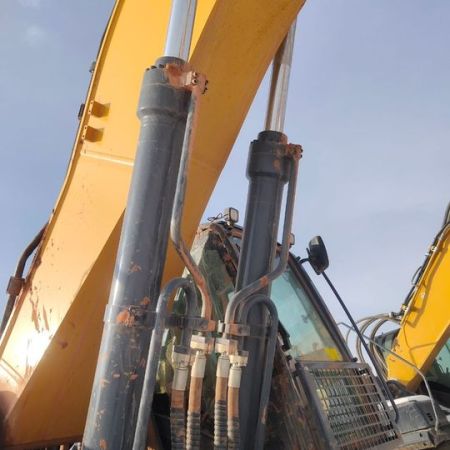 徐工XE550DK履带式挖掘机