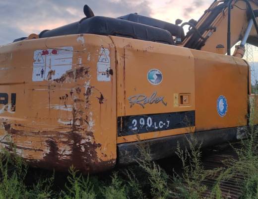 现代R225-7履带式挖掘机