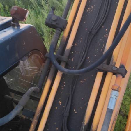 现代R225-7履带式挖掘机