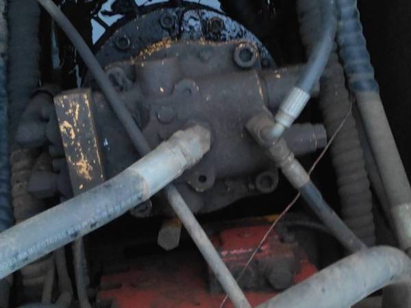 現(xiàn)代R225-7履帶式挖掘機(jī)