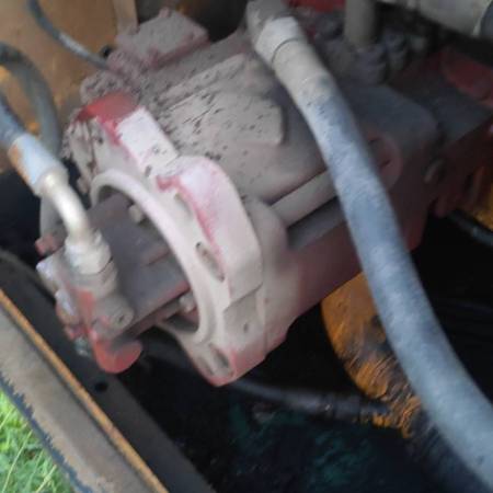 现代R225-7履带式挖掘机