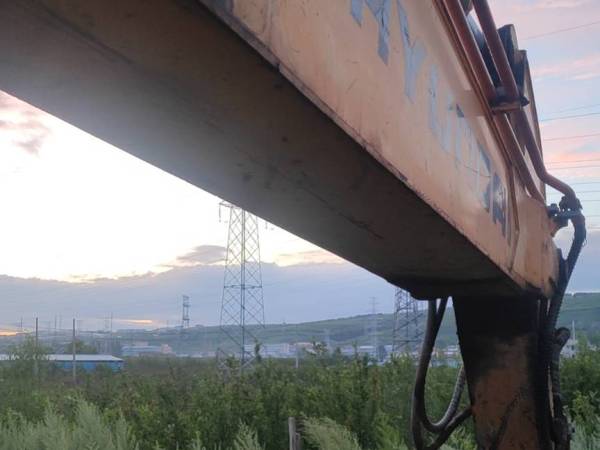 現(xiàn)代R225-7履帶式挖掘機(jī)