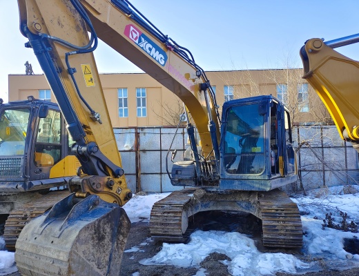 徐工XE245DK履带式挖掘机