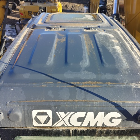 徐工XE245DK履带式挖掘机