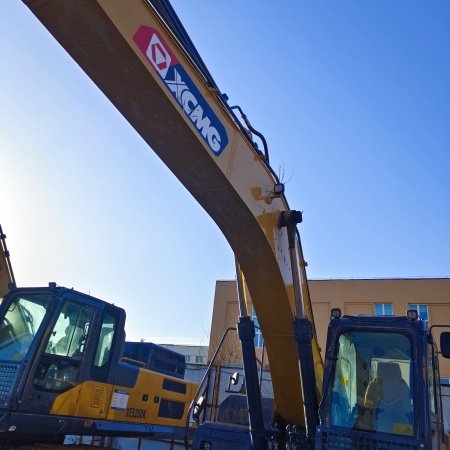 徐工XE245DK履带式挖掘机