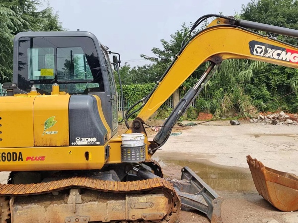 徐工XE60DA履帶式挖掘機
