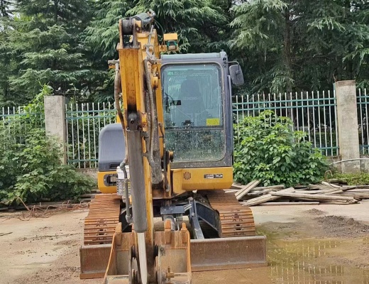 徐工XE60DA履带式挖掘机