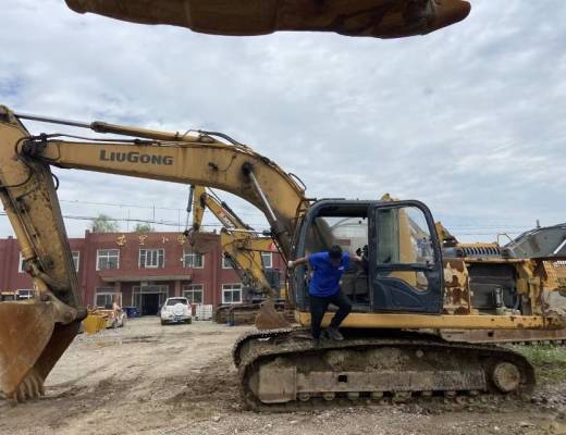 柳工CLG923履带式挖掘机