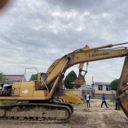 柳工CLG923履带式挖掘机