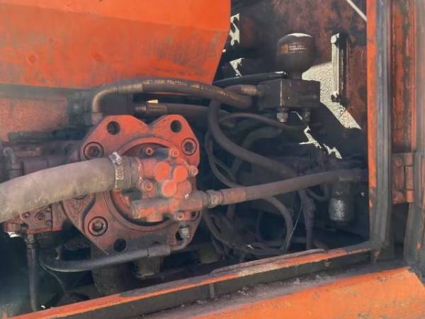 斗山DH220-7履帶式挖掘機(jī)