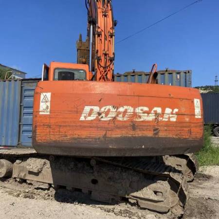 斗山DH220-7履带式挖掘机