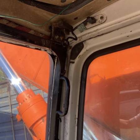 斗山DH220-7履带式挖掘机