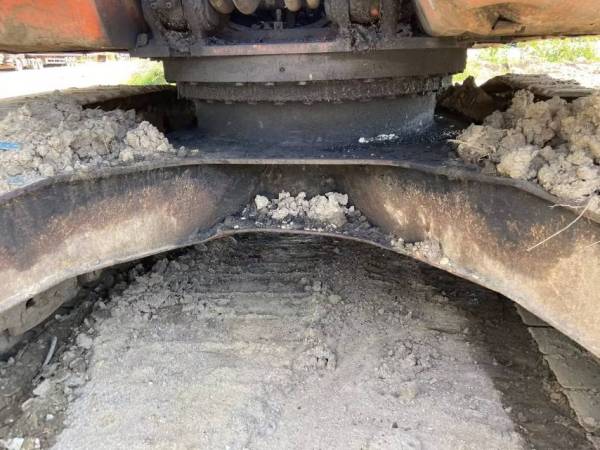 斗山DH220-7履帶式挖掘機(jī)