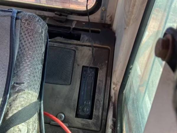 斗山DH220-7履帶式挖掘機(jī)