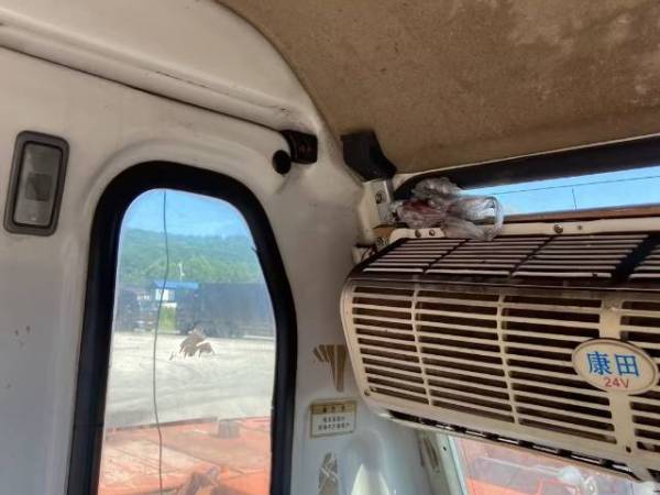 斗山DH220-7履帶式挖掘機(jī)