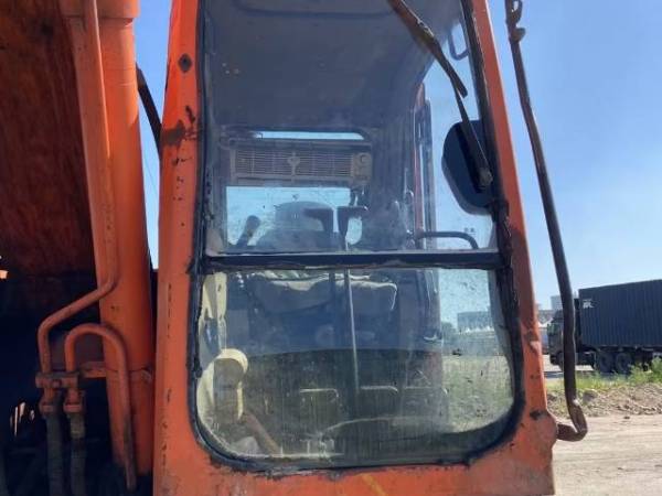 斗山DH220-7履帶式挖掘機(jī)