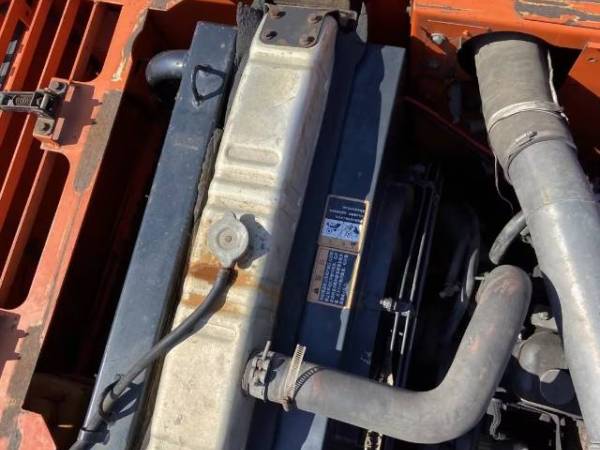 斗山DH220-7履帶式挖掘機(jī)