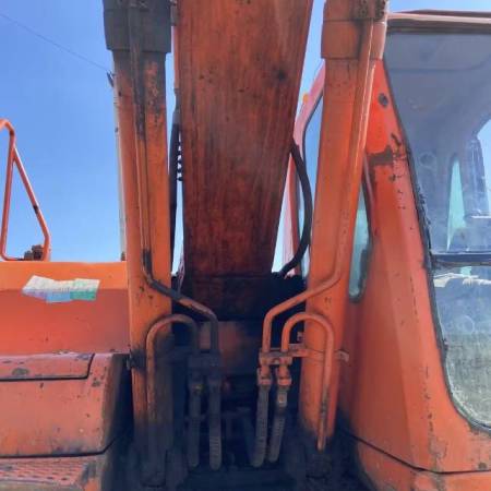 斗山DH220-7履带式挖掘机