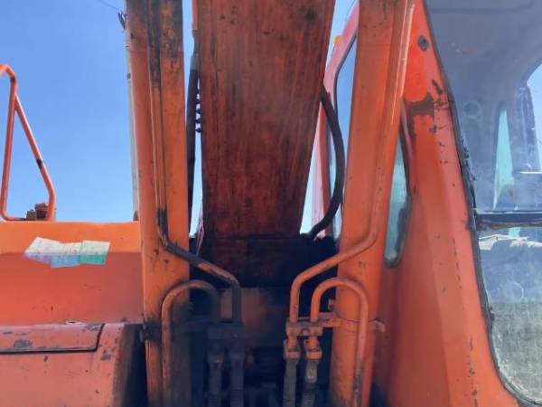 斗山DH220-7履帶式挖掘機(jī)