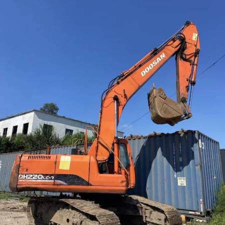 斗山DH220-7履带式挖掘机