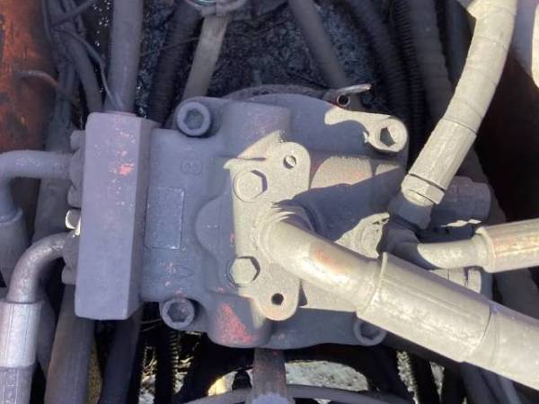 斗山DH220-7履帶式挖掘機(jī)