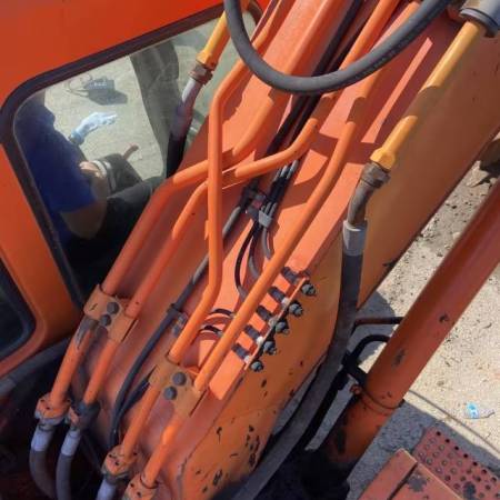 斗山DH220-7履带式挖掘机