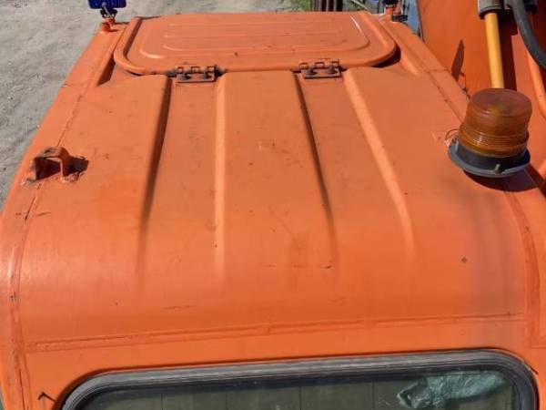 斗山DH220-7履帶式挖掘機(jī)